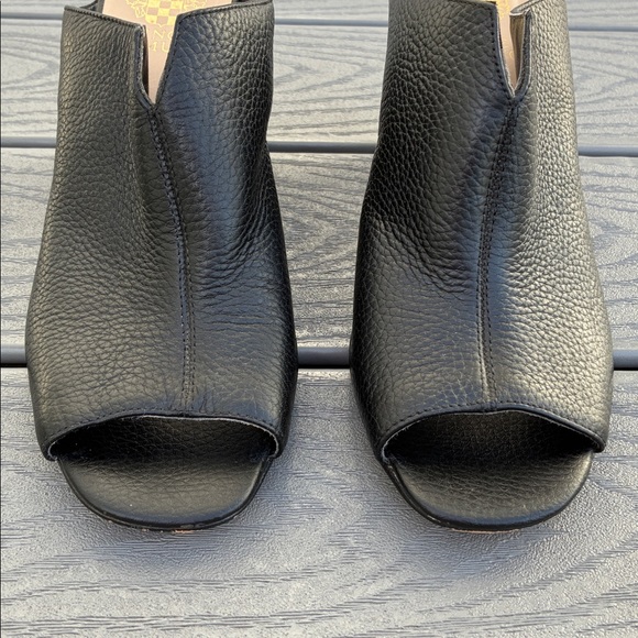 Vince Camuto Leather Open Toe Mules Black Size 9 - Picture 15 of 16
